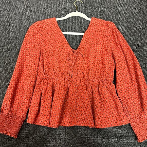 Madewell Womens Julianne Smocked-Waist Top Red V-Neck Floral Size Medium M - Picture 3 of 6
